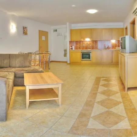 Hotel Lelle 2*