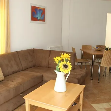 Hotel Lelle 2*