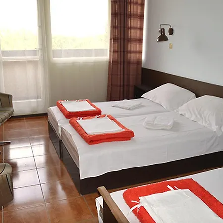 Hotel Lelle Apartmanhotel 2*