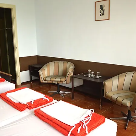 Hotel Lelle Apartmanhotel Balatonlelle