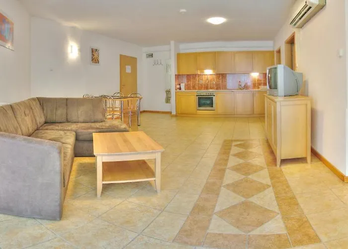 莱尔公园公寓式酒店 2*