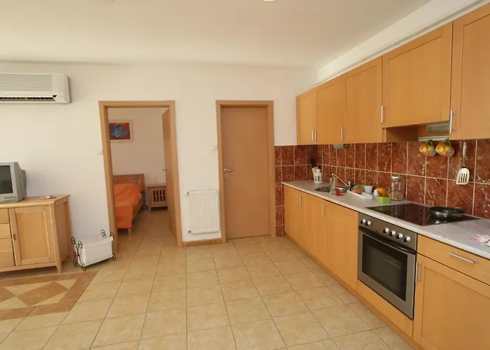 莱尔公园公寓式酒店 2* 巴拉通雷勒