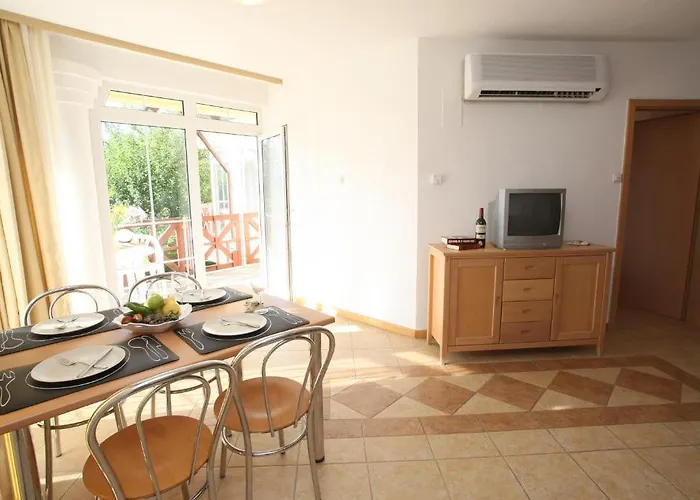 莱尔公园公寓式酒店 2*