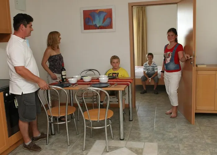 莱尔公园公寓式酒店